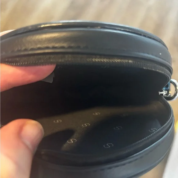 New Christian Dior Beauty VIP Gift Round Bag Case Crossbody NWT - Picture 4 of 7